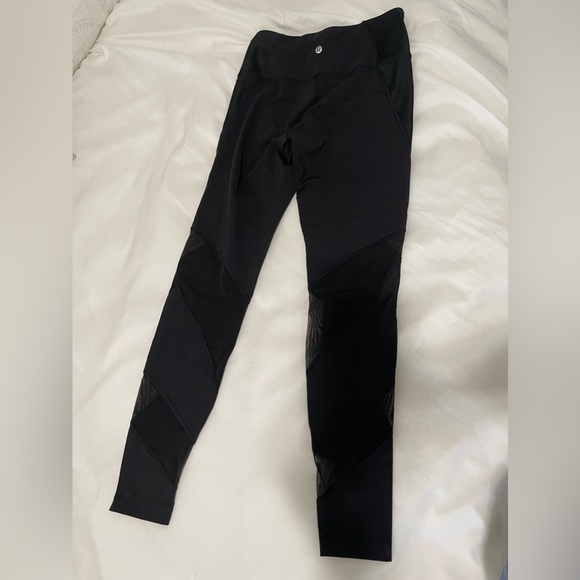 Lululemon mesh tight - Picture 2 of 2
